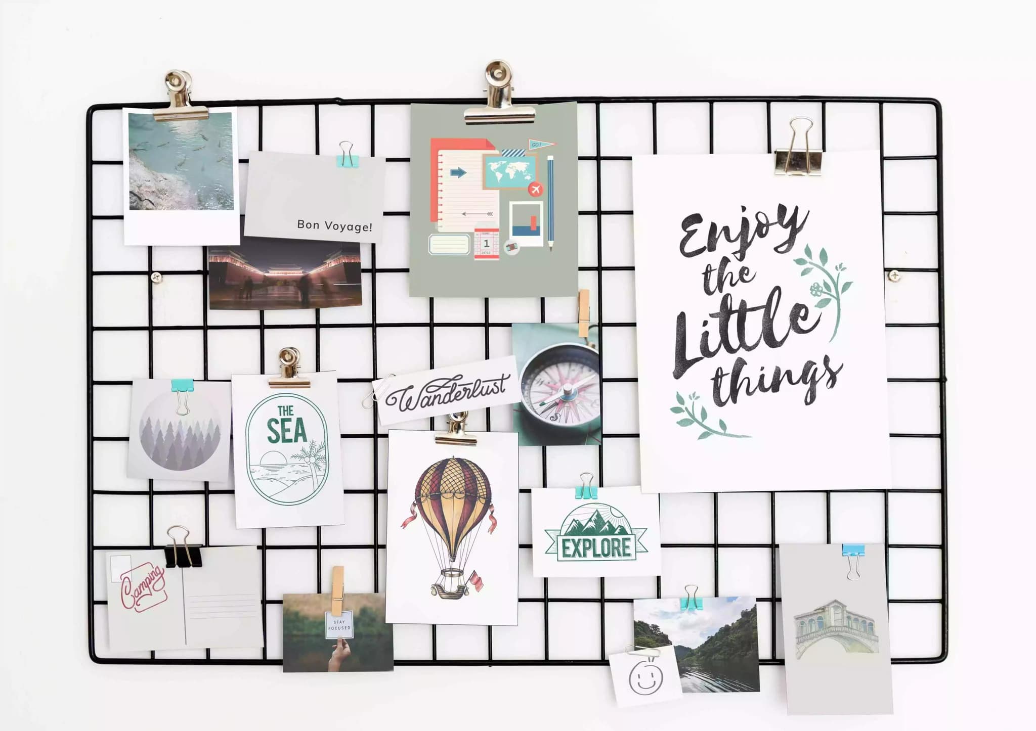 Décor fonctionnel : intégrer des tableaux de notes dans votre bureau à domicile